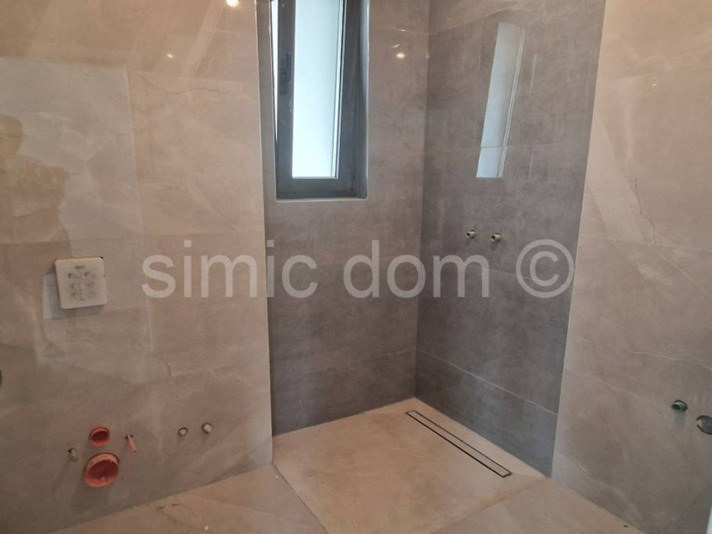 Apartman na moru, Prodaja, Okrug, Okrug Gornji