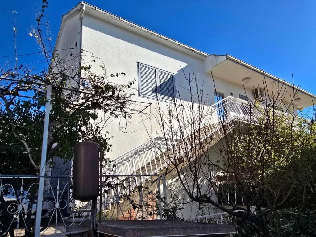 Samostojeća kuća, Prodaja, Okrug, Okrug Gornji