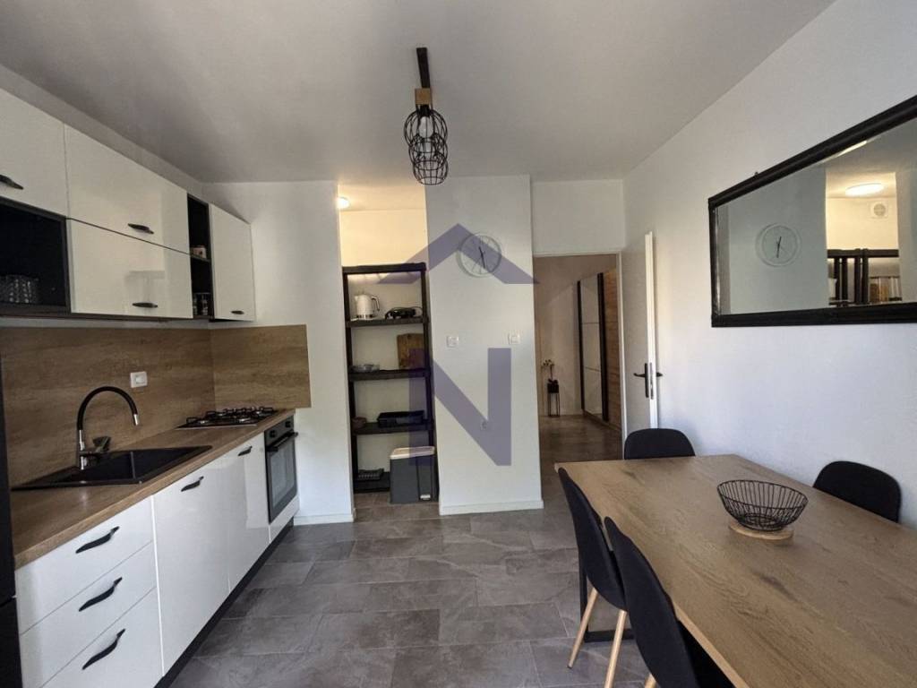 Stan u zgradi, Najam, Zadar, Zadar