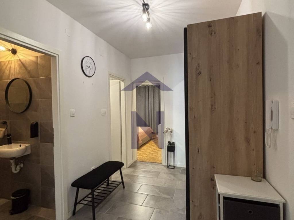 Stan u zgradi, Najam, Zadar, Zadar