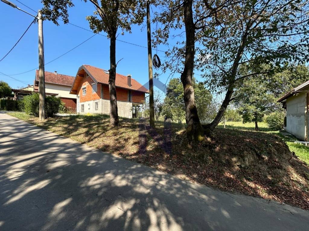 Samostojeća kuća, Prodaja, Lasinja, Lasinja