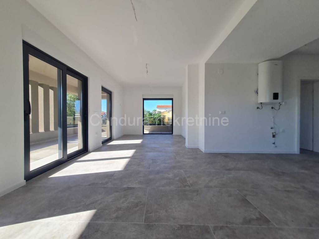 Apartman na moru, Prodaja, Privlaka, Privlaka