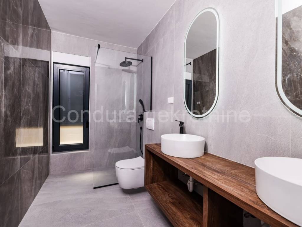 Apartman na moru, Prodaja, Privlaka, Privlaka