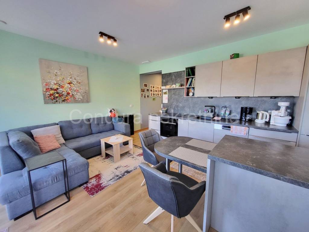 Apartman na moru, Prodaja, Vrsi, Zukve