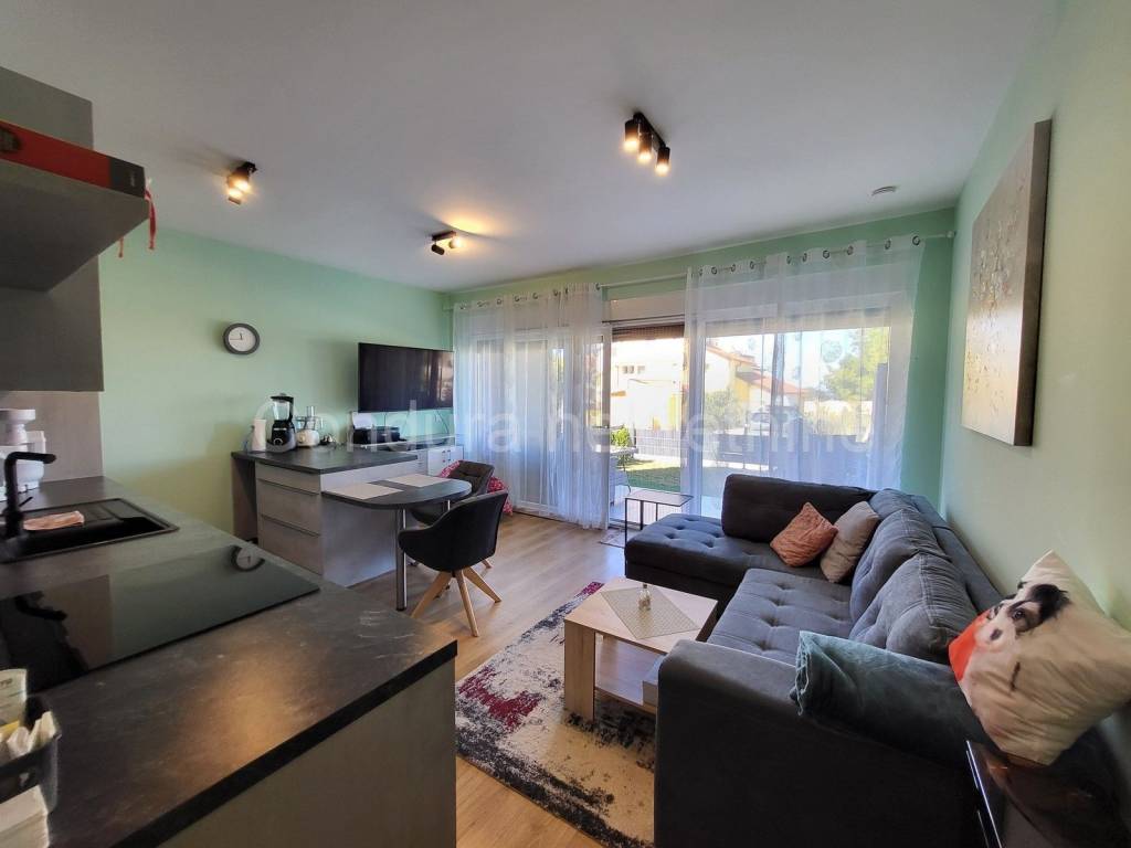 Apartman na moru, Prodaja, Vrsi, Zukve