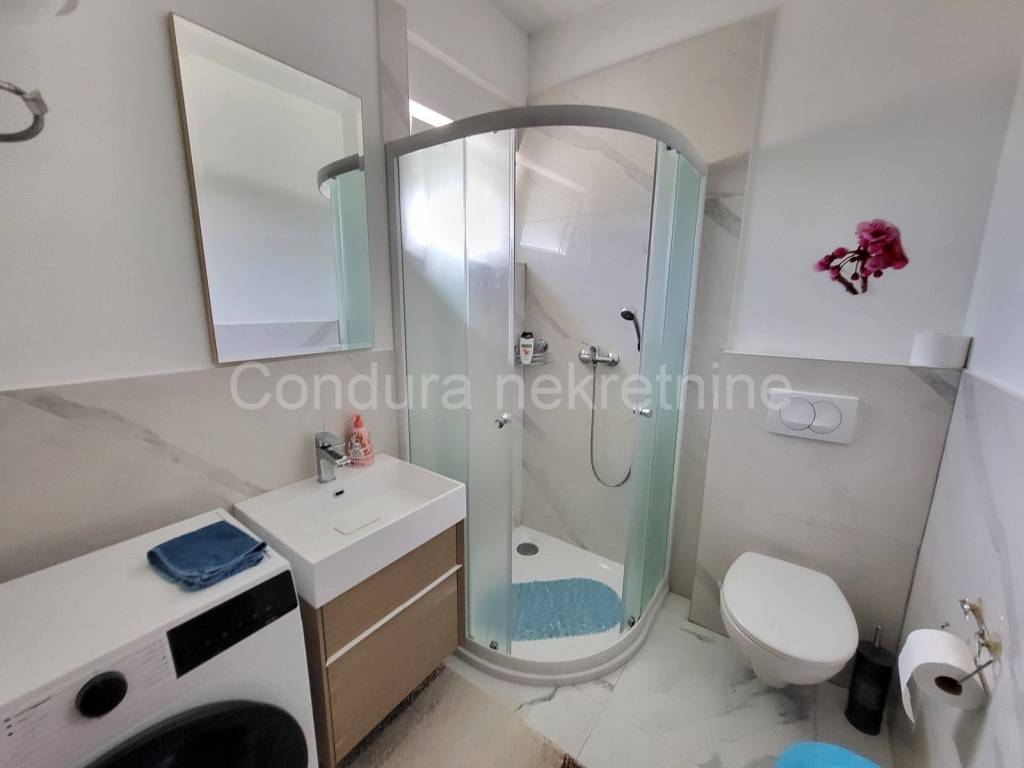 Apartman na moru, Prodaja, Vrsi, Zukve