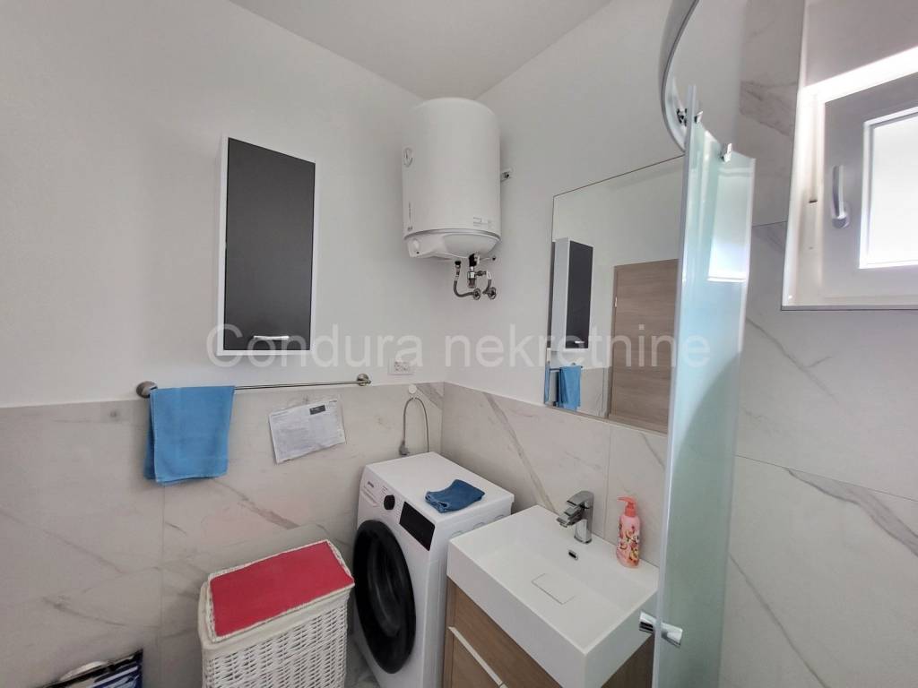 Apartman na moru, Prodaja, Vrsi, Zukve