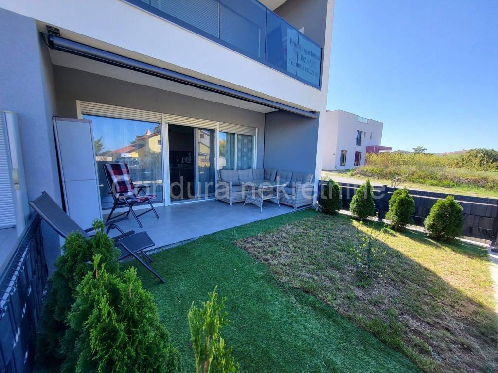 Apartman na moru, Prodaja, Vrsi, Zukve