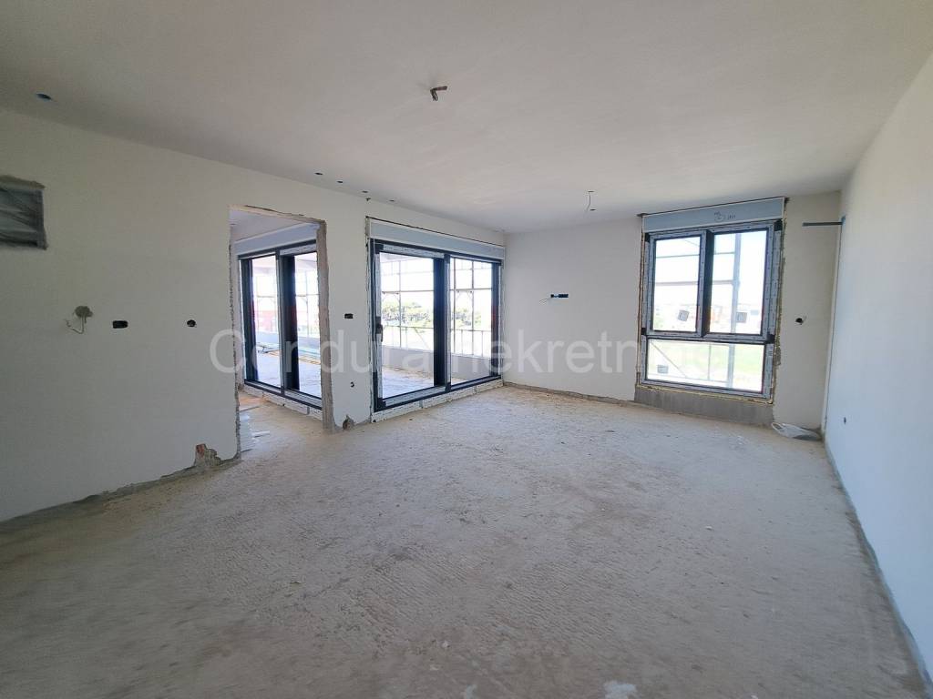 Apartman na moru, Prodaja, Povljana, Povljana