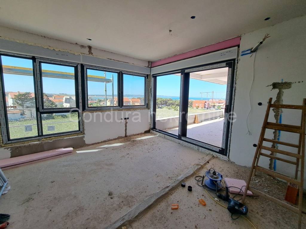 Apartman na moru, Prodaja, Povljana, Povljana