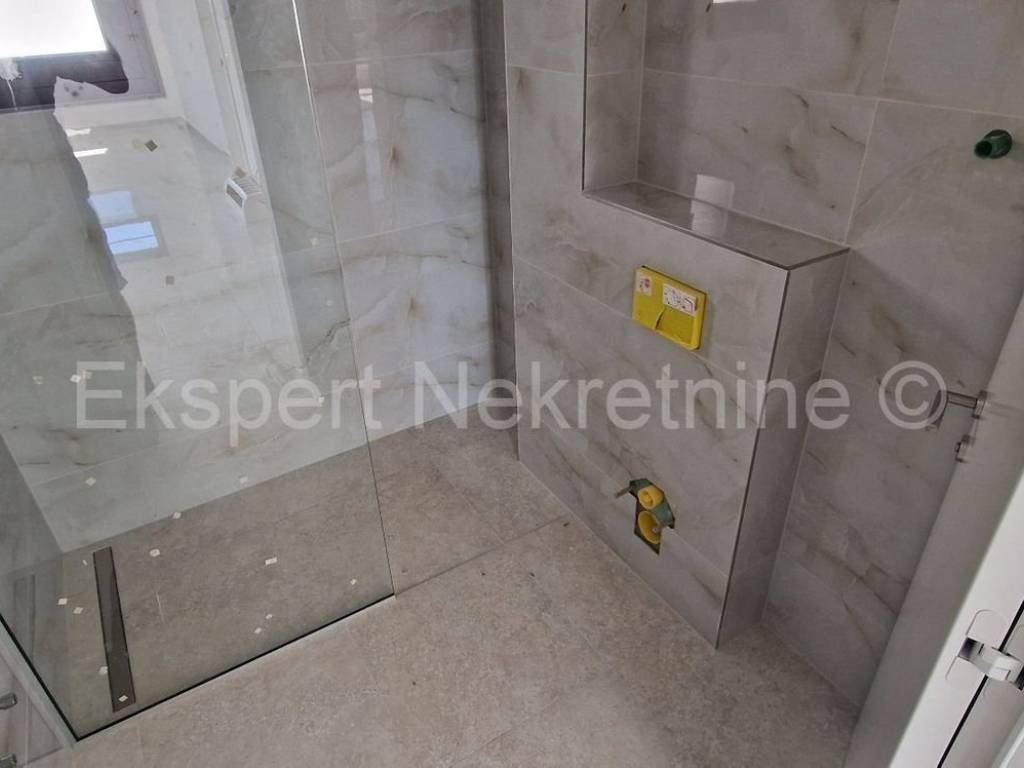 Stan u novogradnji, Prodaja, Okrug, Okrug Gornji