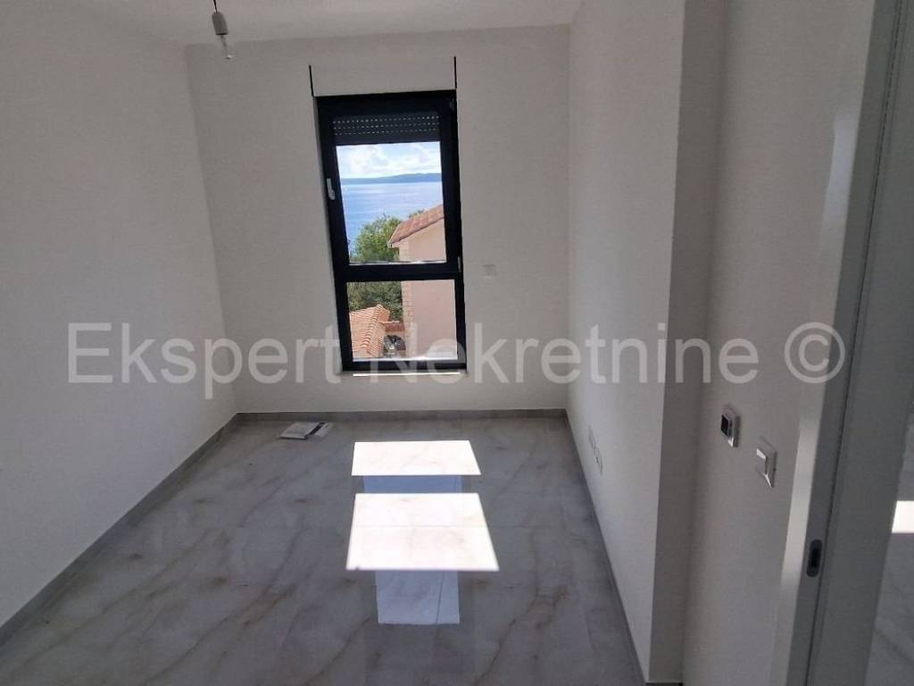 Stan u novogradnji, Prodaja, Okrug, Okrug Gornji