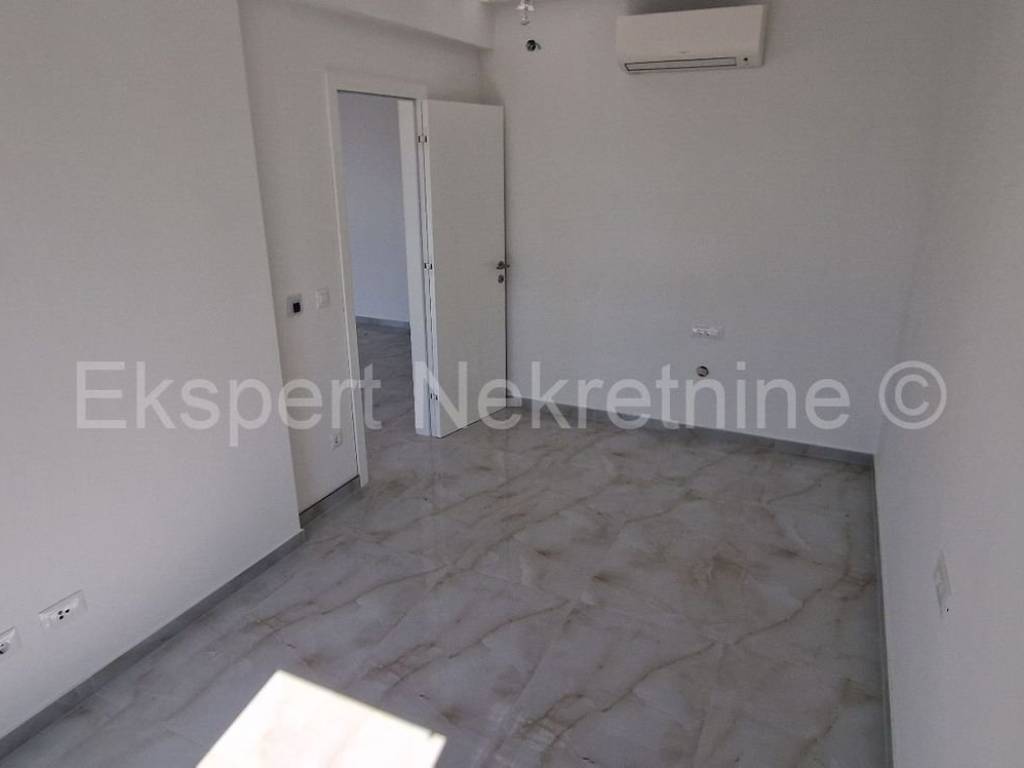 Stan u novogradnji, Prodaja, Okrug, Okrug Gornji