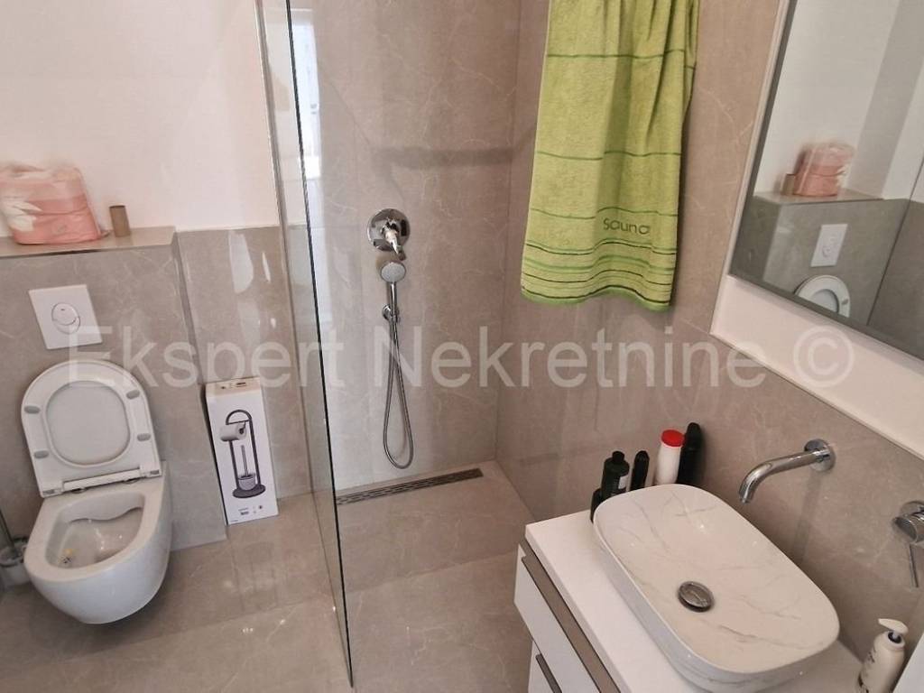 Stan u novogradnji, Prodaja, Okrug, Okrug Gornji