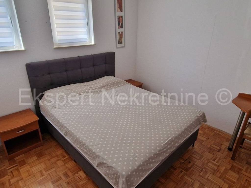 Stan u zgradi, Prodaja, Okrug, Okrug Gornji