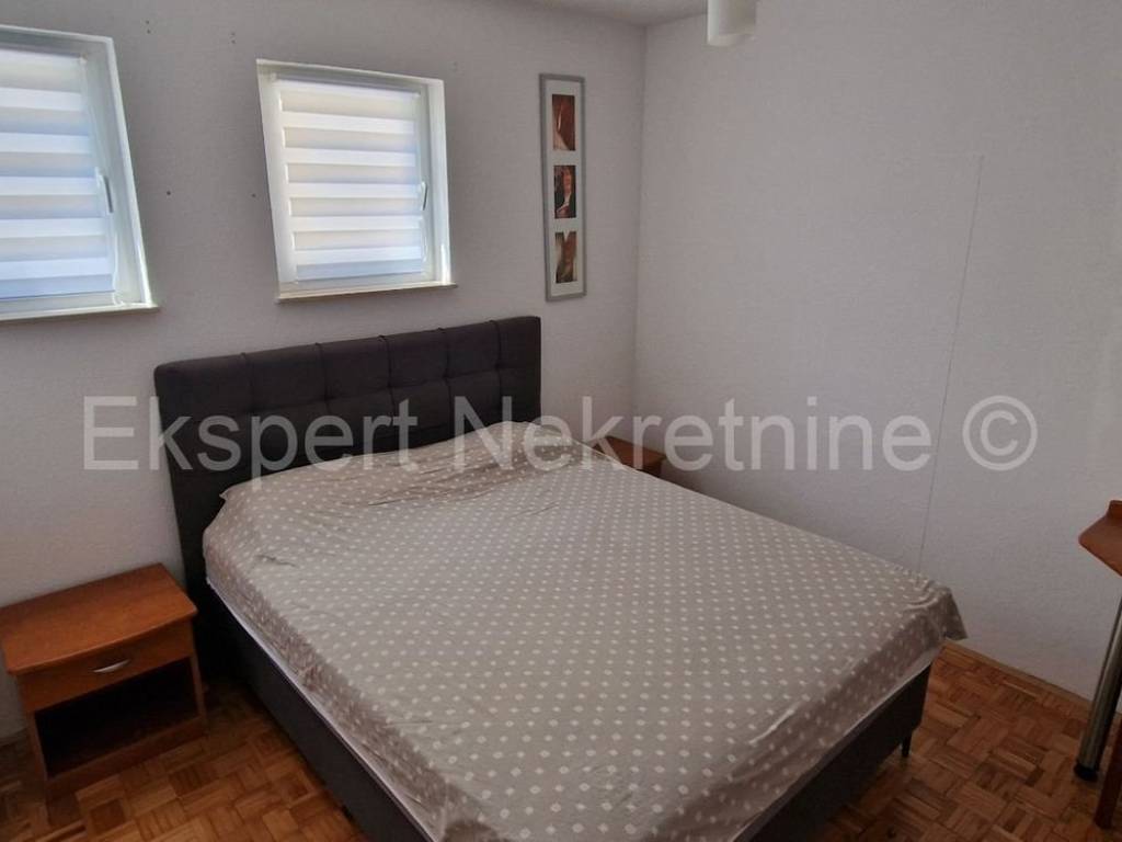 Stan u zgradi, Prodaja, Okrug, Okrug Gornji