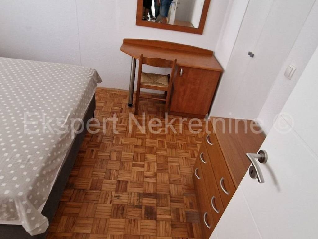 Stan u zgradi, Prodaja, Okrug, Okrug Gornji