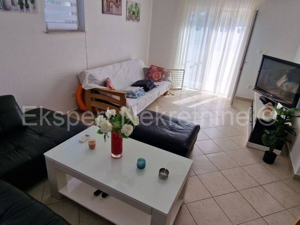 Stan u zgradi, Prodaja, Okrug, Okrug Gornji