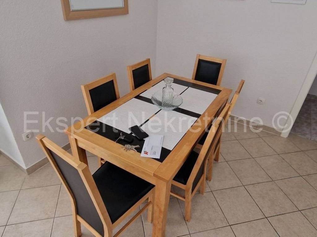 Stan u zgradi, Prodaja, Okrug, Okrug Gornji