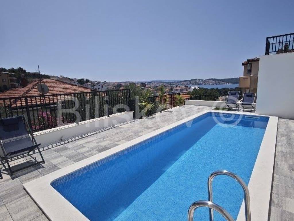 Stan u zgradi, Prodaja, Trogir, Čiovo