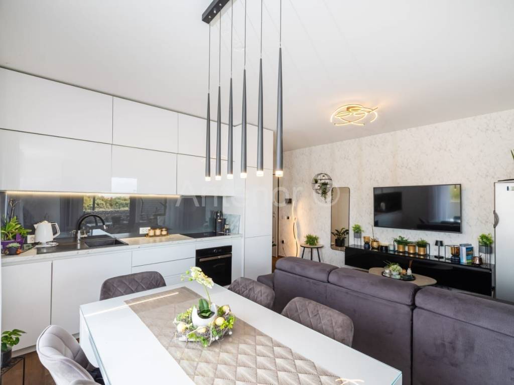 Apartman s okućnicom, Prodaja, Nin, Zaton