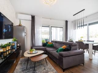 Apartman s okućnicom, Prodaja, Nin, Zaton