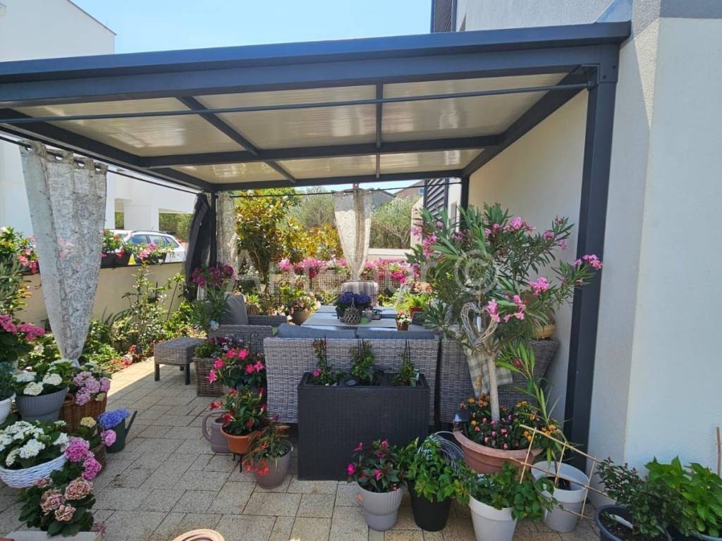 Apartman s okućnicom, Prodaja, Nin, Zaton