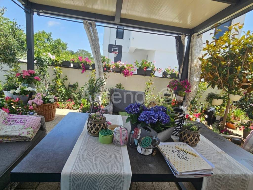 Apartman s okućnicom, Prodaja, Nin, Zaton