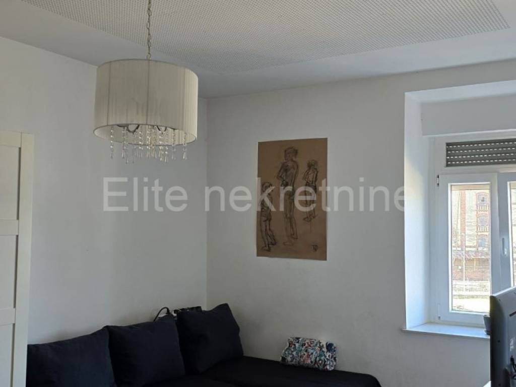 Stan u starijoj zgradi, Najam, Rijeka, Zapad