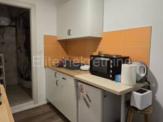 Stan u starijoj zgradi, Najam, Rijeka, Zapad