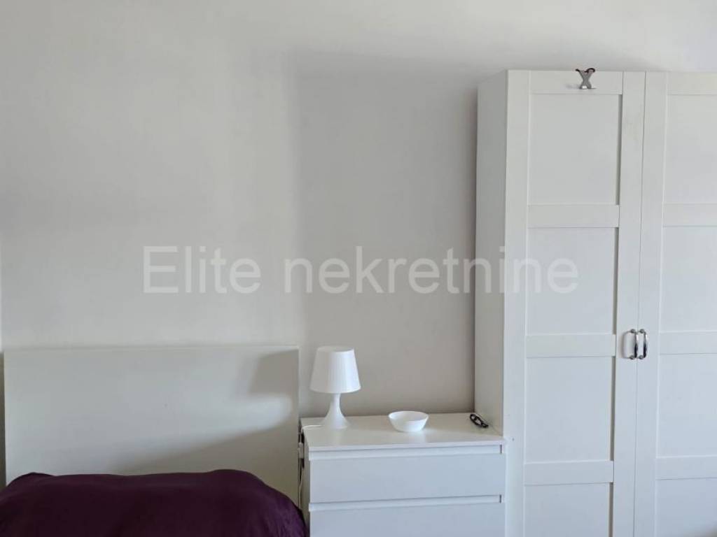 Stan u starijoj zgradi, Najam, Rijeka, Zapad