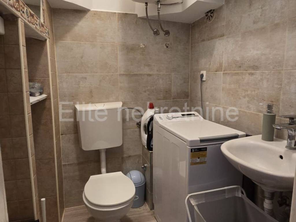 Stan u starijoj zgradi, Najam, Rijeka, Zapad