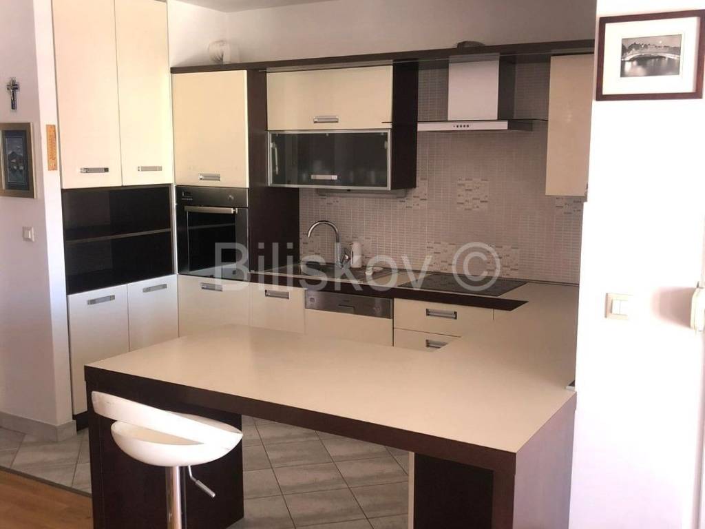 Stan u zgradi, Najam, Split, Split