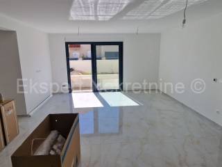 Stan u novogradnji, Prodaja, Okrug, Okrug Gornji