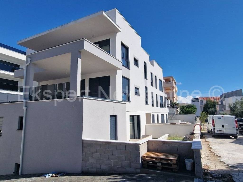 Stan u novogradnji, Prodaja, Okrug, Okrug Gornji