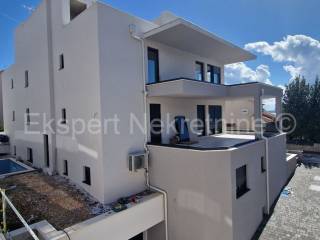 Stan u novogradnji, Prodaja, Okrug, Okrug Gornji