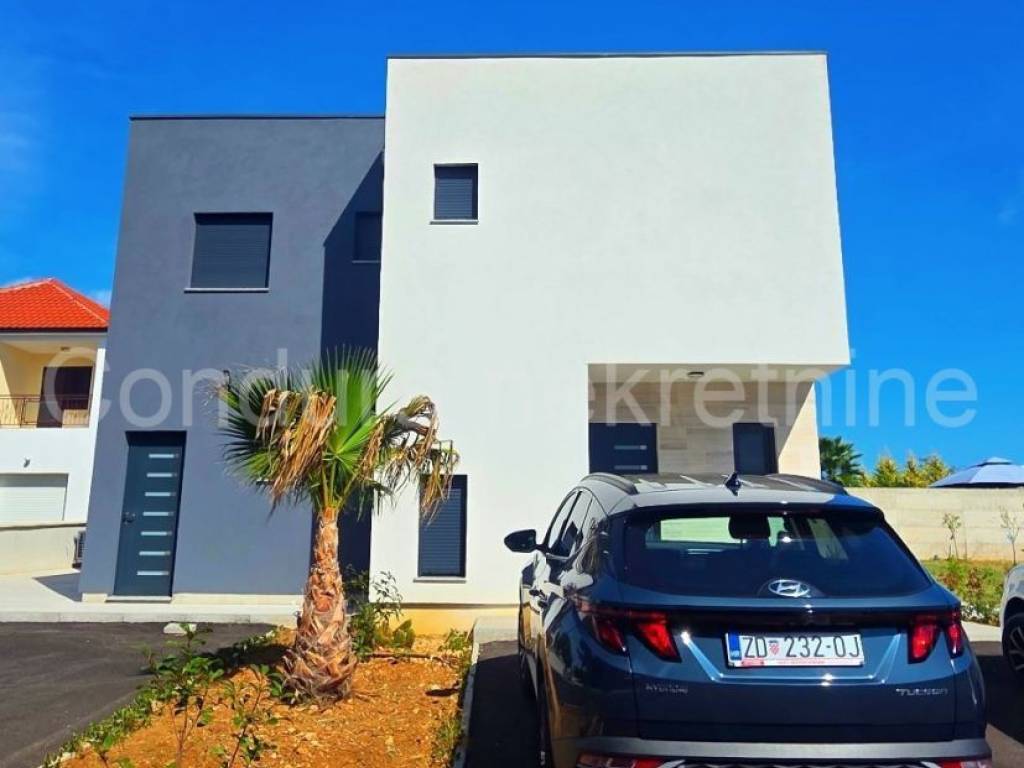 Stan u urbanoj vili, Prodaja, Nin, Zaton