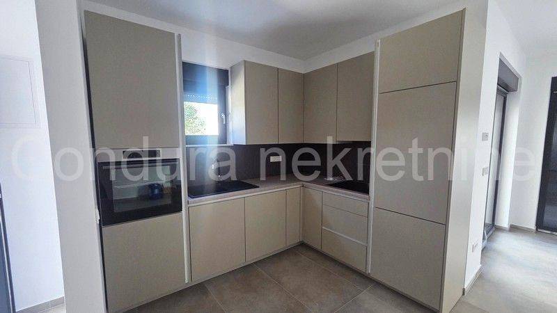 Stan u urbanoj vili, Prodaja, Nin, Zaton