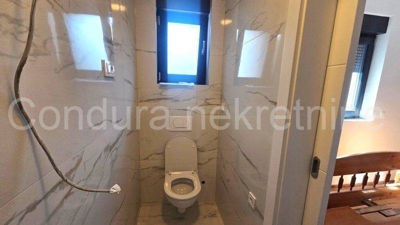 Stan u urbanoj vili, Prodaja, Nin, Zaton