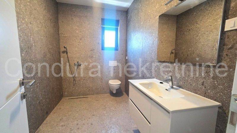 Stan u urbanoj vili, Prodaja, Nin, Zaton