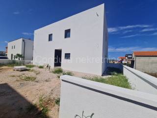 Vila, Prodaja, Vir, Vir