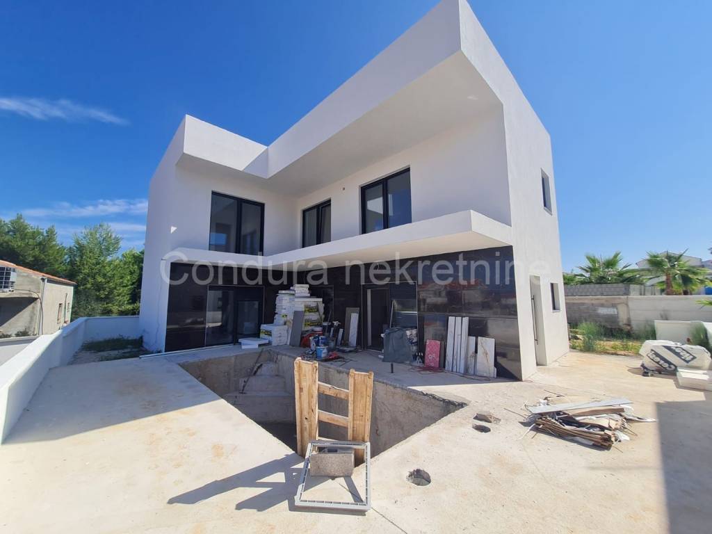 Vila, Prodaja, Vir, Vir