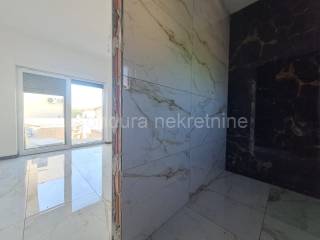 Vila, Prodaja, Vir, Vir