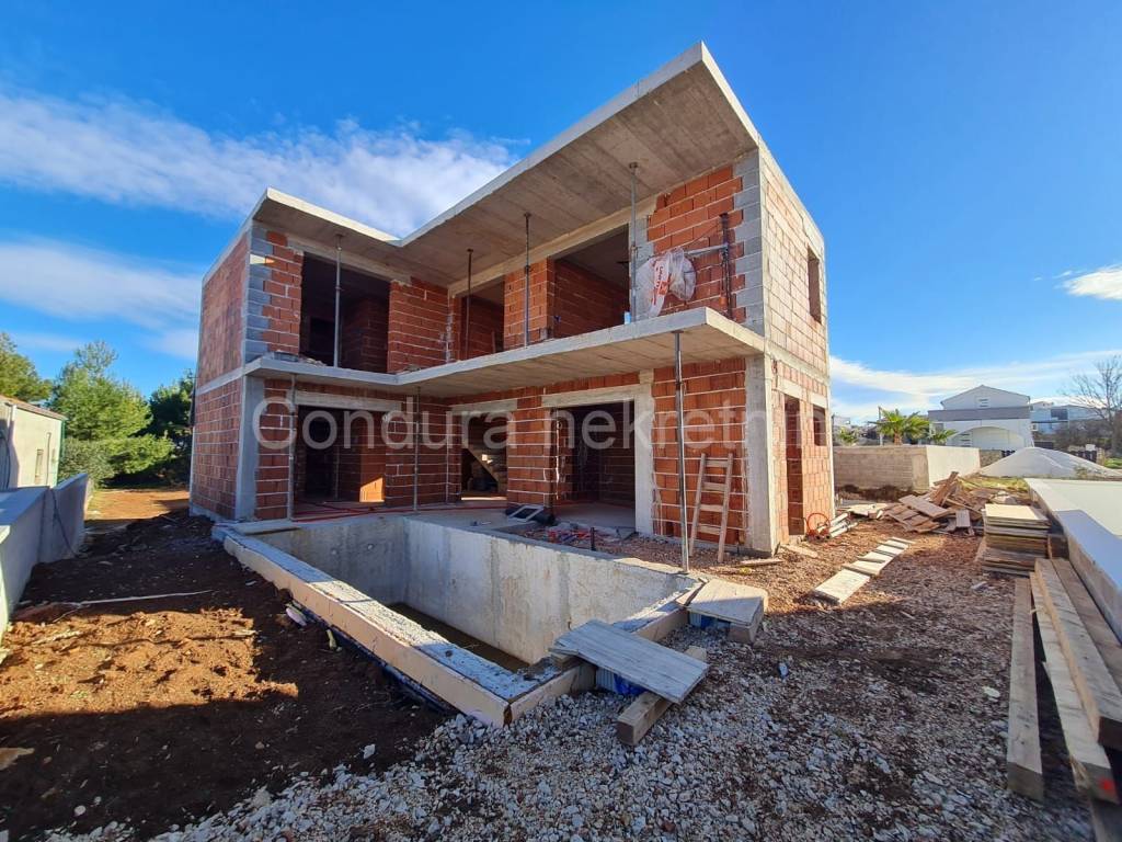 Vila, Prodaja, Vir, Vir