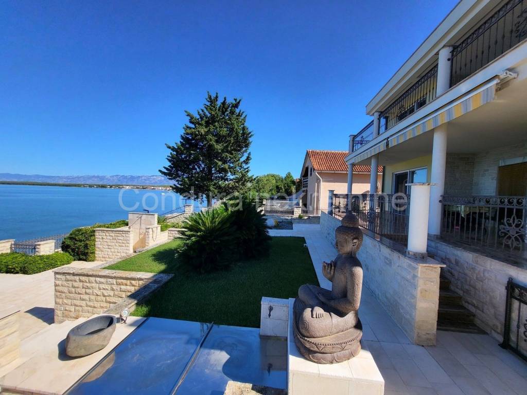 Luksuzna vila, Prodaja, Vrsi, Zukve