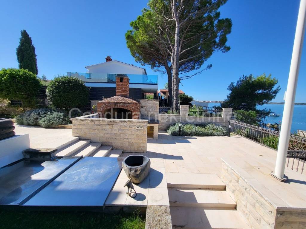 Luksuzna vila, Prodaja, Vrsi, Zukve