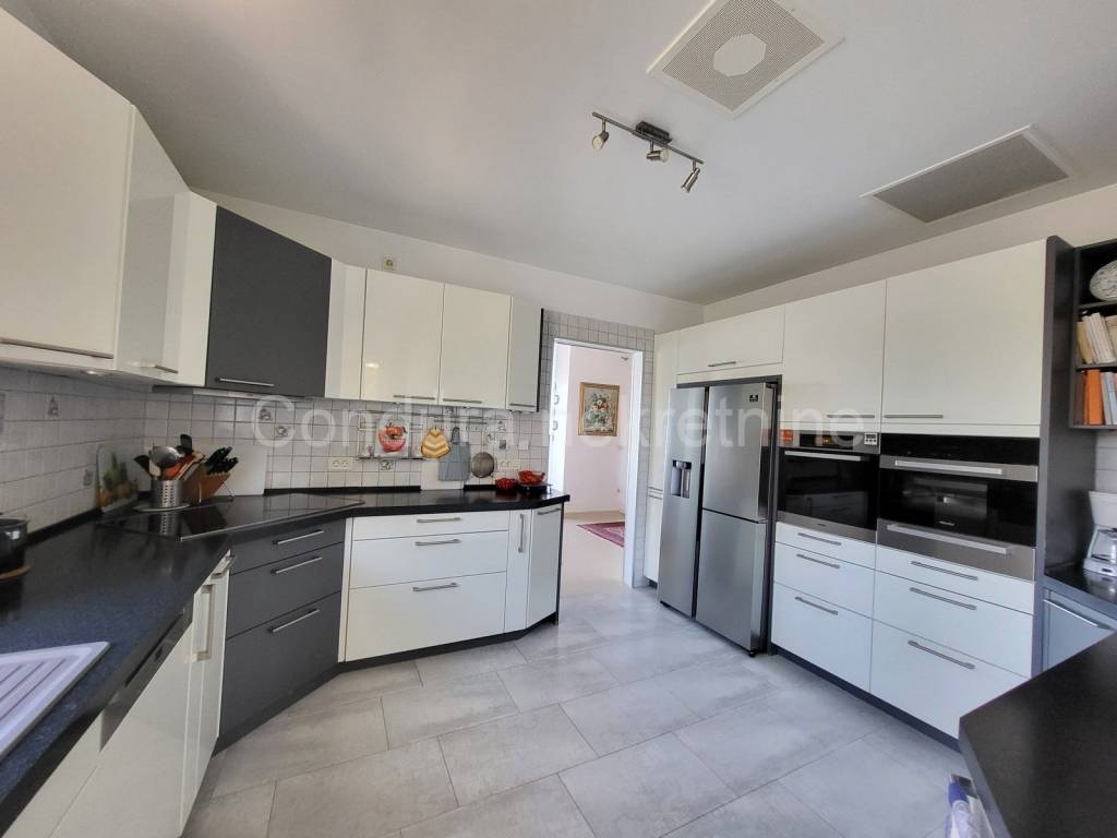 Luksuzna vila, Prodaja, Vrsi, Zukve