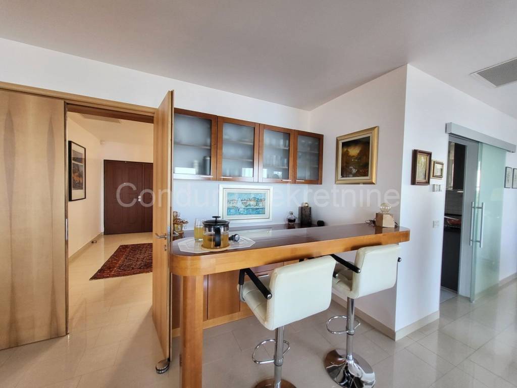 Luksuzna vila, Prodaja, Vrsi, Zukve