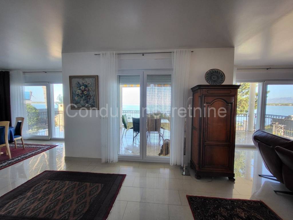 Luksuzna vila, Prodaja, Vrsi, Zukve