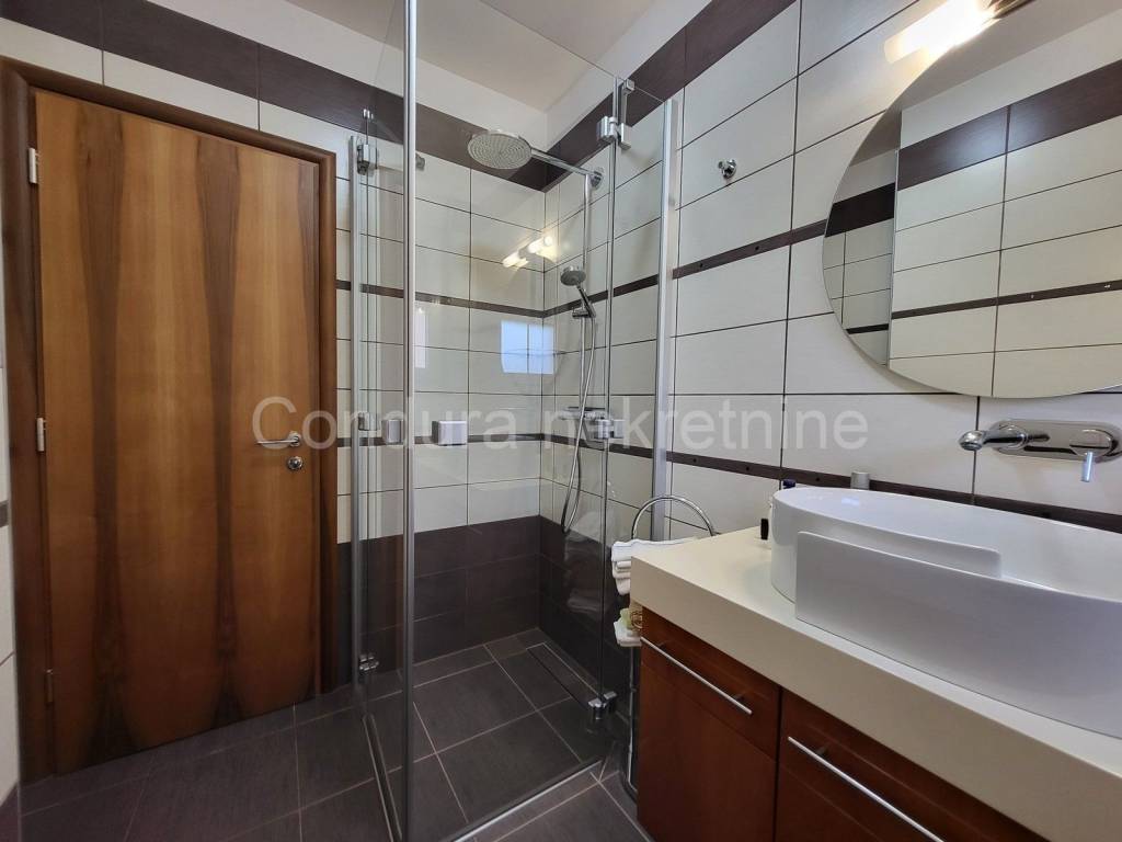 Luksuzna vila, Prodaja, Vrsi, Zukve